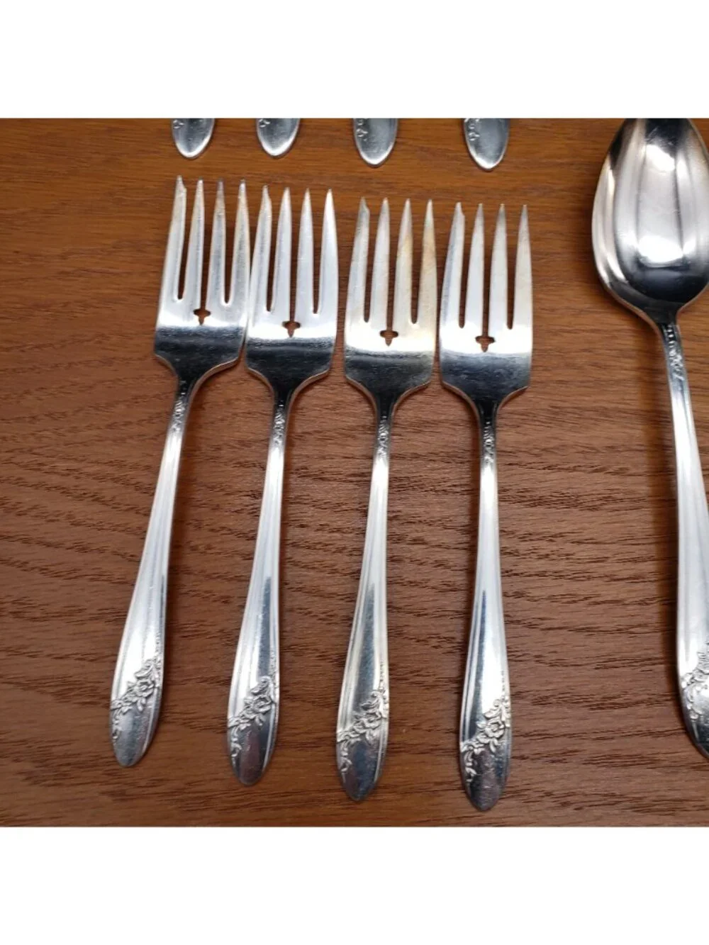Tudor Plate Queen Bess II Flatware Set 4 Place Settings 20 Pc Oneida Silverplate